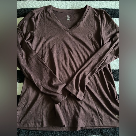 light weight athletic v neck long sleeve - Picture 1 of 2